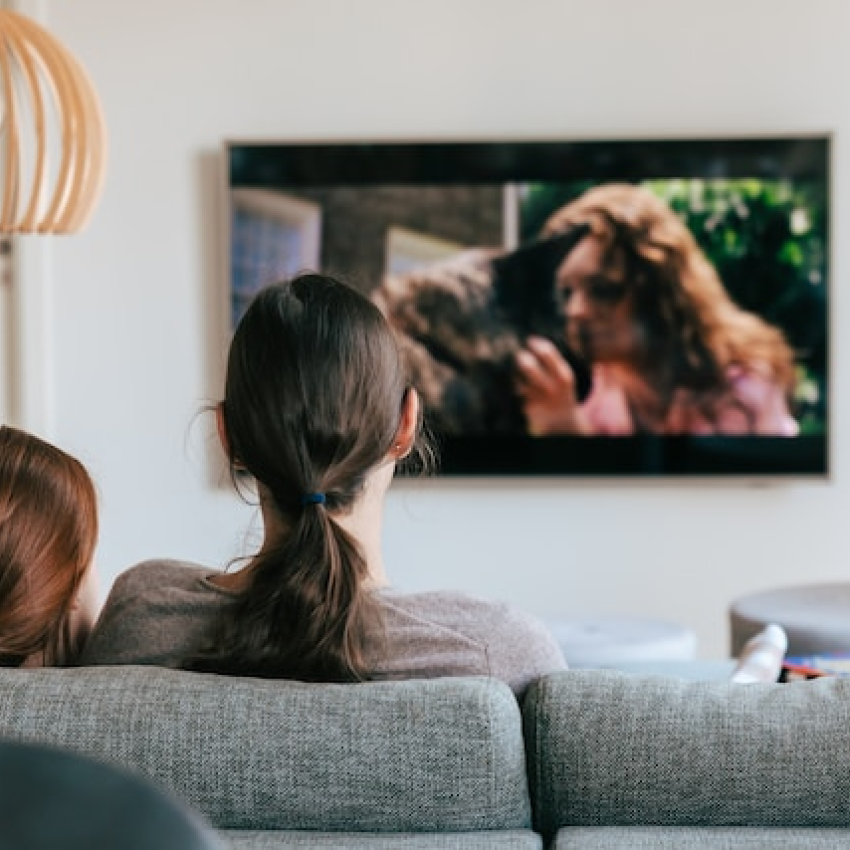  two persons watchtin a movie